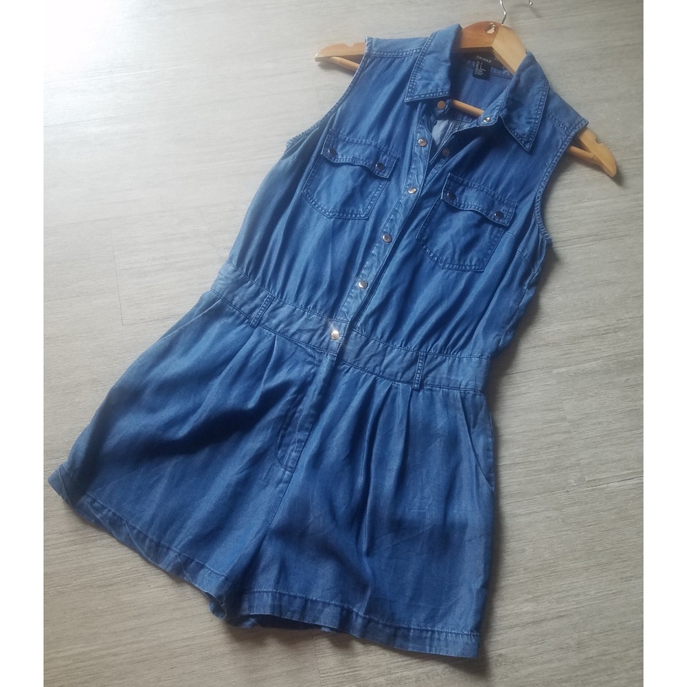 Forever 21 Short Jumpsuit Size Small